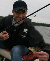 Rainer mit DS Barsch 1.jpg